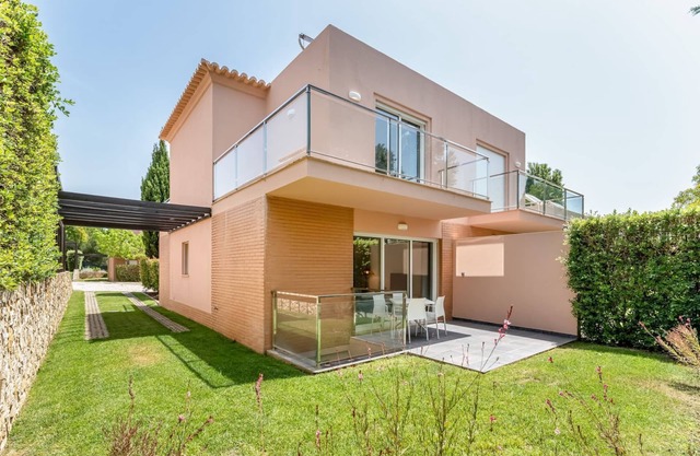 Modern Carvoeiro Villa by LovelyStay