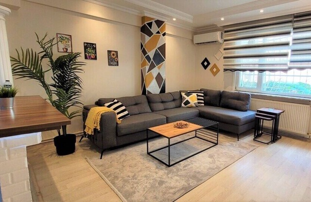 Modern Chic 2BR Apt: Vibrant Neighborhood