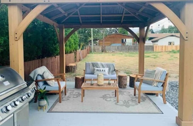 Modern Clean 2 Bed Suite - Lakes/Trails & Wineries