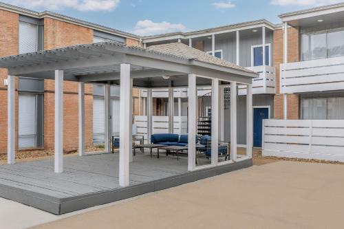 Modern Comfort Easy Access to Bay Area Attractions