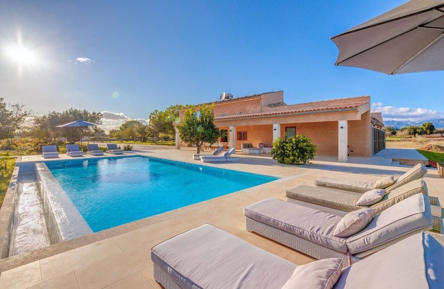 Modern Country House "Can Tano" with Pool, Garden, Terrace & Wi-Fi