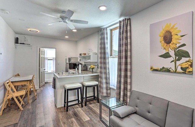 Modern Custer Apt - Walk to Shops and Dining!