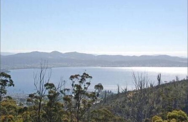 Modern executive house, stunning views over Hobart