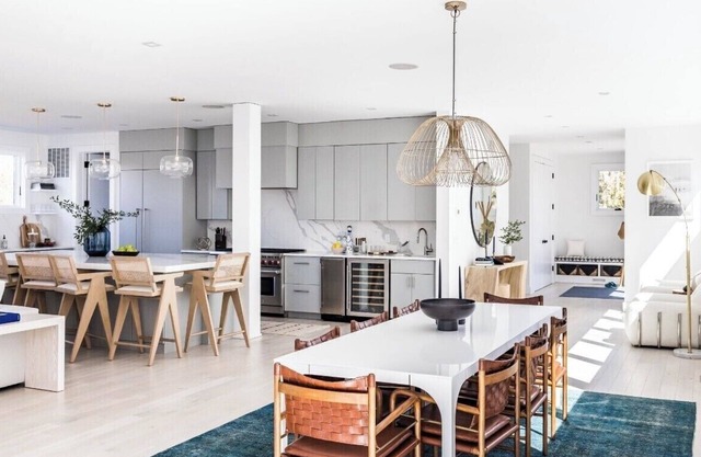 Modern FarmHouse 8BR large pool Bridgehampton Wineries Ocean Restaurants near by