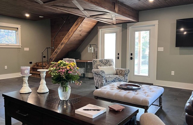 Modern Farmhouse Near Cleveland Chagrin Falls Cuyahoga Valley National Park