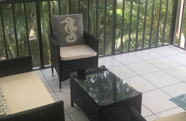 Modern Fully Furnished Naples Condo-Seasonal Rental Available now Dec to April!