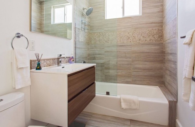 Modern Hollywood Apartment-Long Term Guests Welcome-Monthly Discounts