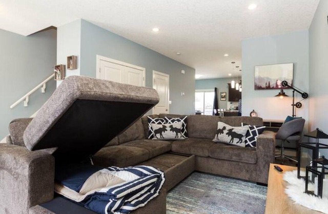 ★Modern Home★King Bed★Garage✔Long Stays★Sanitized!