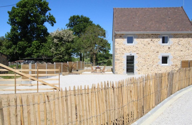 Modern house with terrace and garden between Avranches and Granville