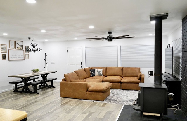 Modern Lakeside Family Fun Cabin