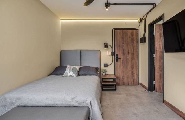 Modern Loft in city downtown near Metro station