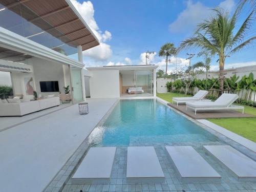 Modern Luxury 4 Bedroom Villa-Bangtao Beach