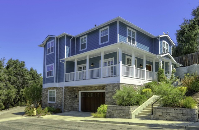 Modern Manse Near Village of Arroyo Grande