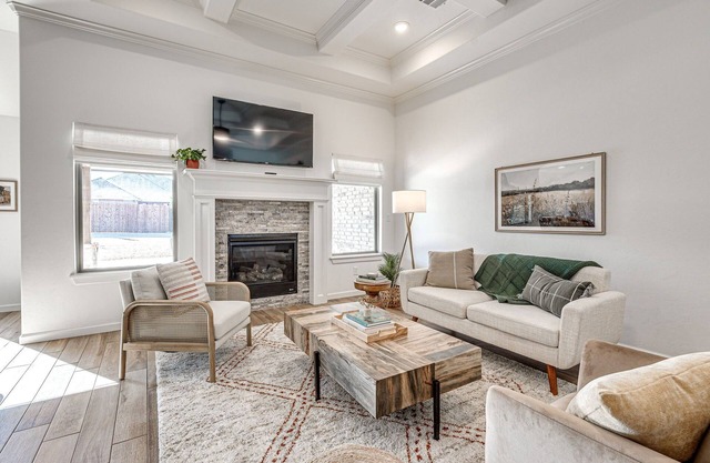 Modern Marvel in West Edmond: Luxury Living Redefined!