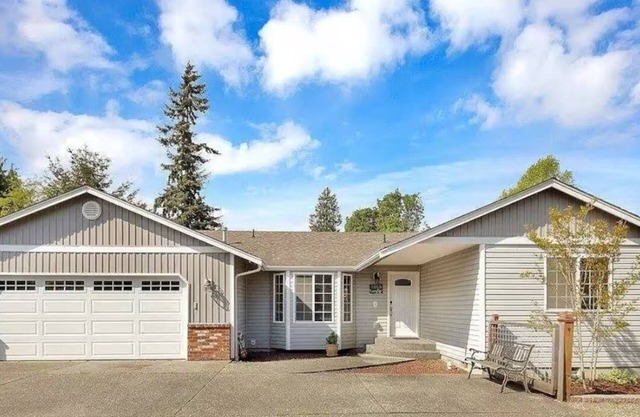 Modern Minimalist Home 4BR 5 Beds, AC Comfort & Wifi