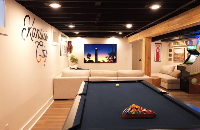 Modern Mission Escape Home - Family Friendly - Close to All Attractions