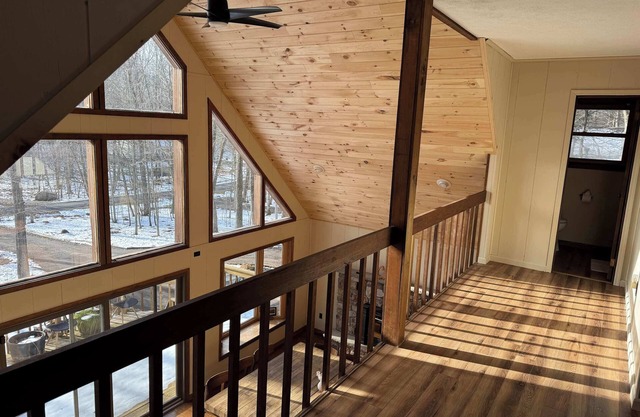 Modern Mountain Chalet in Big Bass Lake | Hot tub