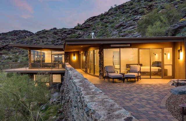 Modern Mountain Escape - Privately gated, unobstructed views atop South Mountain