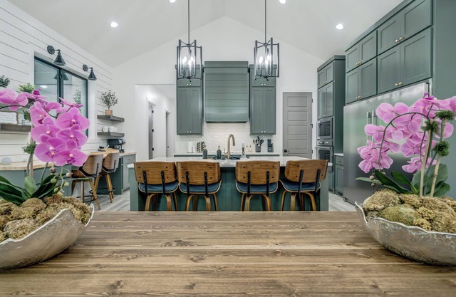 *Modern Mountain Home In The Woods*