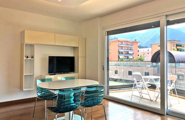Modern one-bedroom apartment with a Large Terrace close to the center - ROGGIA 4