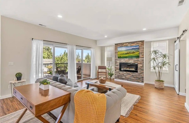 Modern Private Getaway in the Heart of Seward Park!