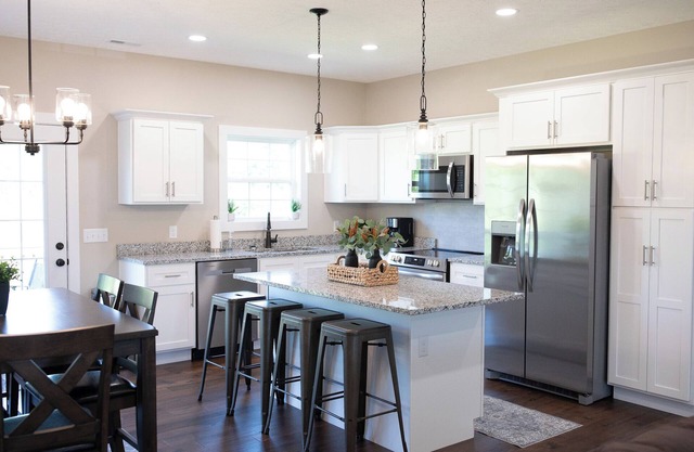 Modern, Quiet, & Comfortable Stay - Near E-Town Sports Park, BluOval SK & Eats!