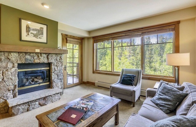 Modern Ski-In Condo - Steps to Gondola & Mountain Fun