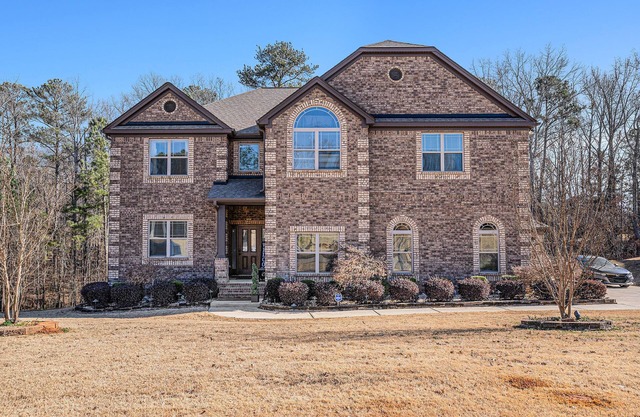 Modern Spacious 5-bedroom house in welcoming gated community in Hampton