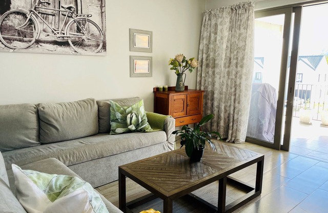 Modern, Spacious & Convenient apartment for 4