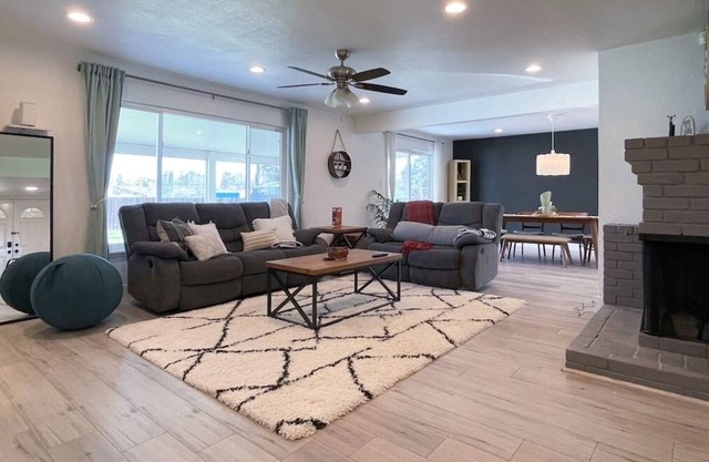 Modern, spacious, quiet home close to the River