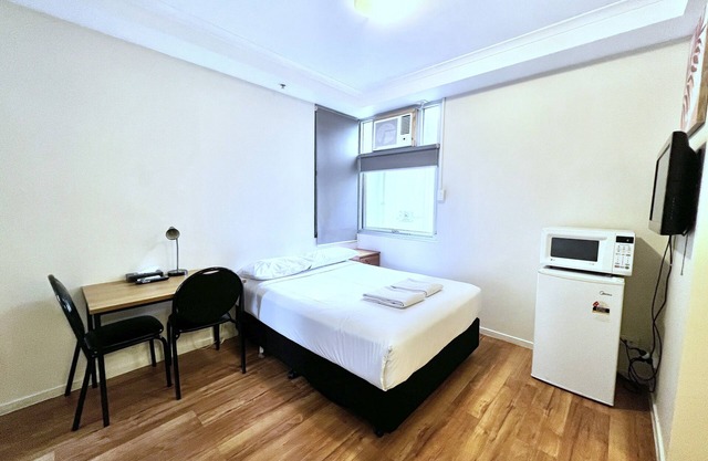 Modern Studio Apartment in Prime Melbourne CBD Location
