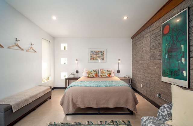 Modern Studio*Private Access*Excellent Location