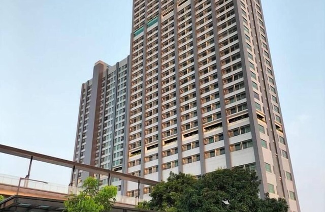 Modern Style Suite at Embarcadero Apartment Bintaro