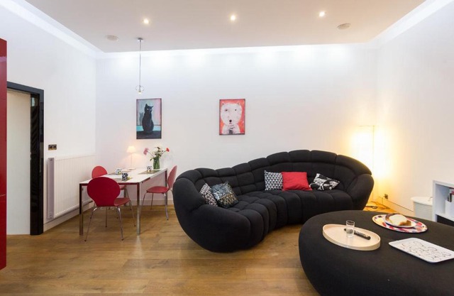 Modern, stylish and comfy in trendy Jewish Quarter