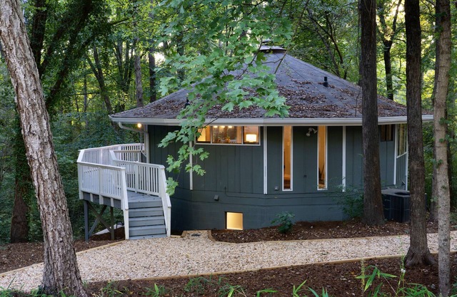 Modern Treehouse Close to Duke
