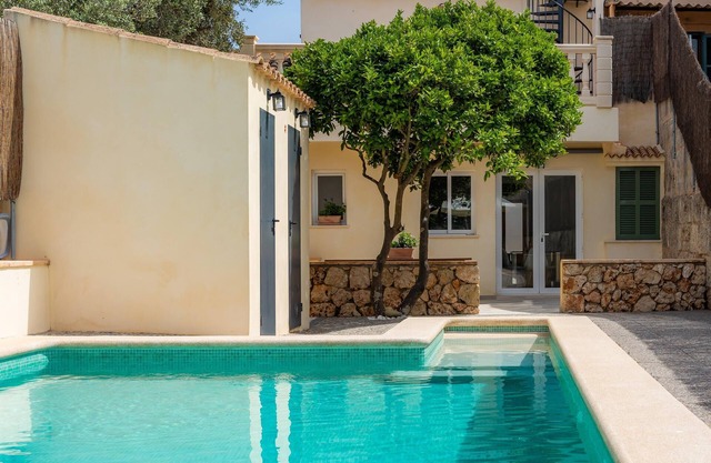 Modern Vacation Home “Casa Madrina “ with Wi-Fi, Pool, Balcony, Garden & Terrace; Parking Available