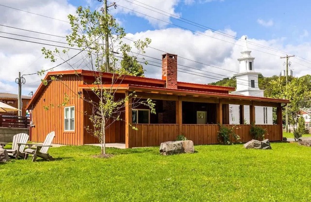 Modern Windham Retreat w/Hot Tub & Fire Pit
