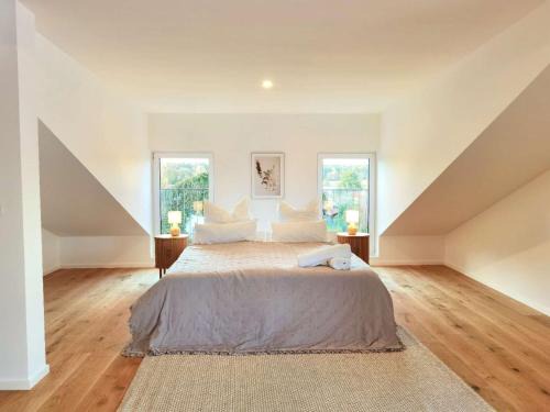 Modernes Haus in der Nähe des Flüghafens mit WLAN,Parkplatz,Terrasse