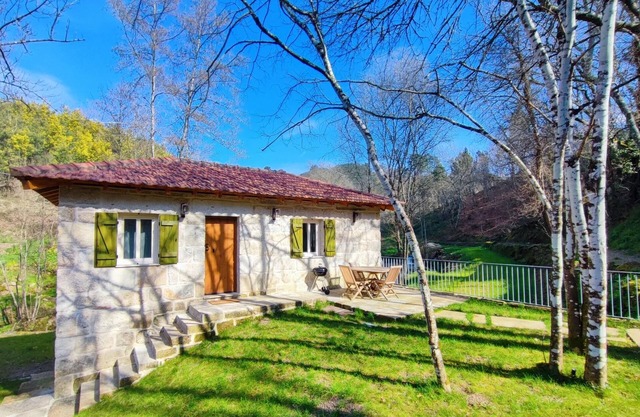 Moleira Refuge | Casa do Moinho | Nature | River