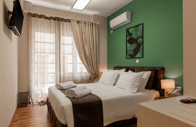 Monastiraki Urban Apartment, Next to Metro Station, Walking Distance to Plaka