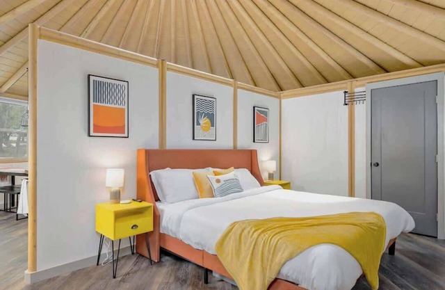 Monroe: Hill Country Luxe Yurt | Hot Tub | Glamp