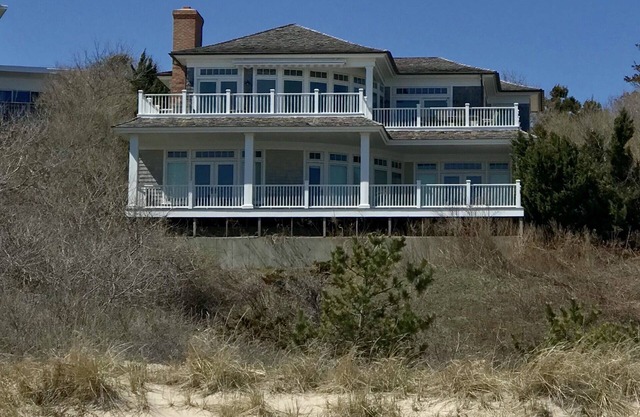 Montauk Oceanfront Beach House - directly on the beach in Hither Hills