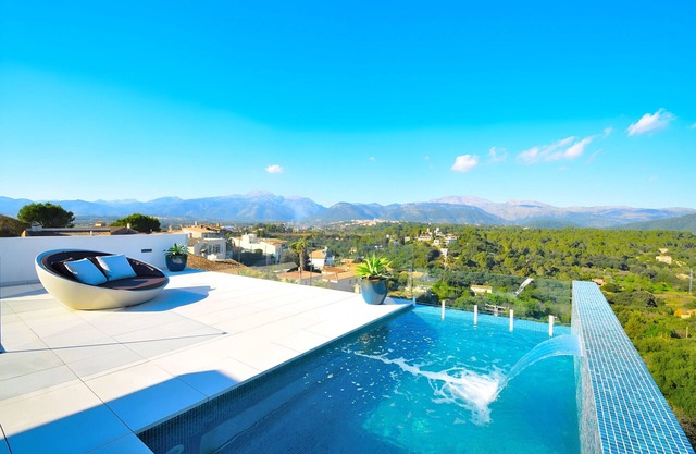 Montblau 049 exclusive villa with private swimming pool, jacuzzi, barbecue and air conditioning