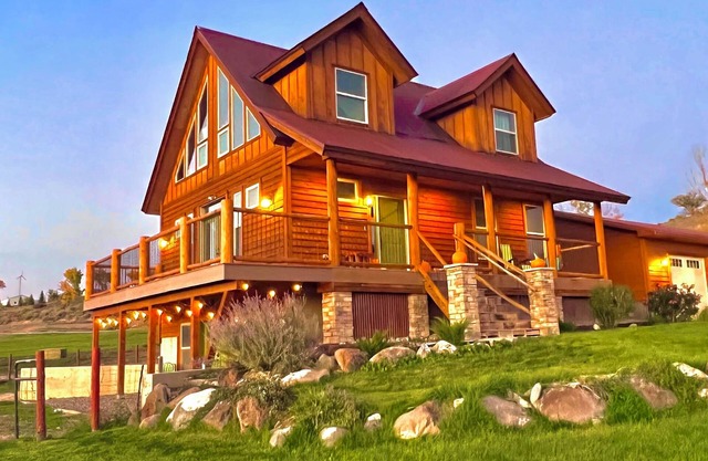 Montrose Quiet Country Home with a View on 3 Acres!