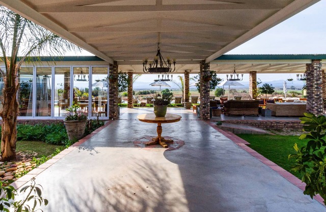 Mooiplaas Guesthouse