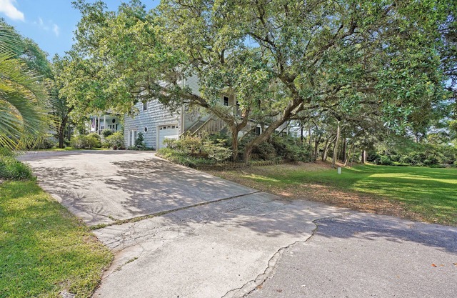 MOONSHINE CREEK on the Davis Canal with DOCK - Sleeps 4 - CLEAN - King Bed