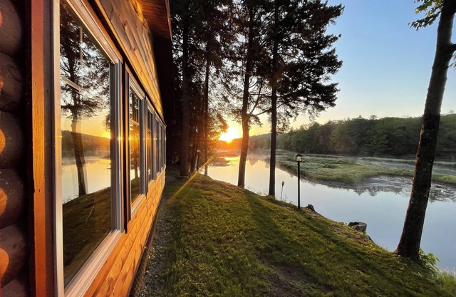 Moose River Landing Cabin on the Majestic Moose River! Waterfront - Old Forge NY