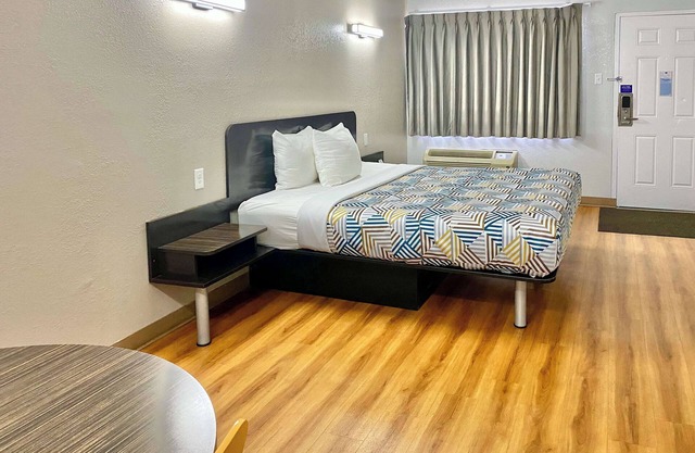 Motel 6 Huntington, WV