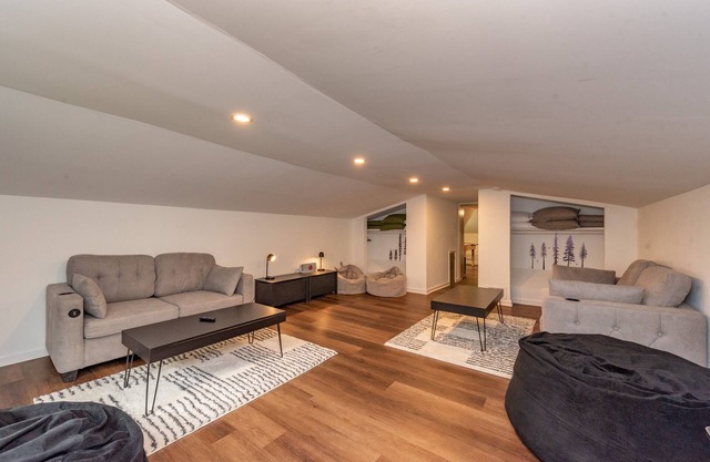 Mountain Air, Hot Tub & Game Room Bliss