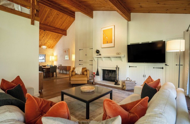 Mountain Chalet on the Vail Golf Course, within short walk to Vail Village.